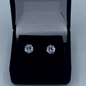 .925 White Topaz Studs